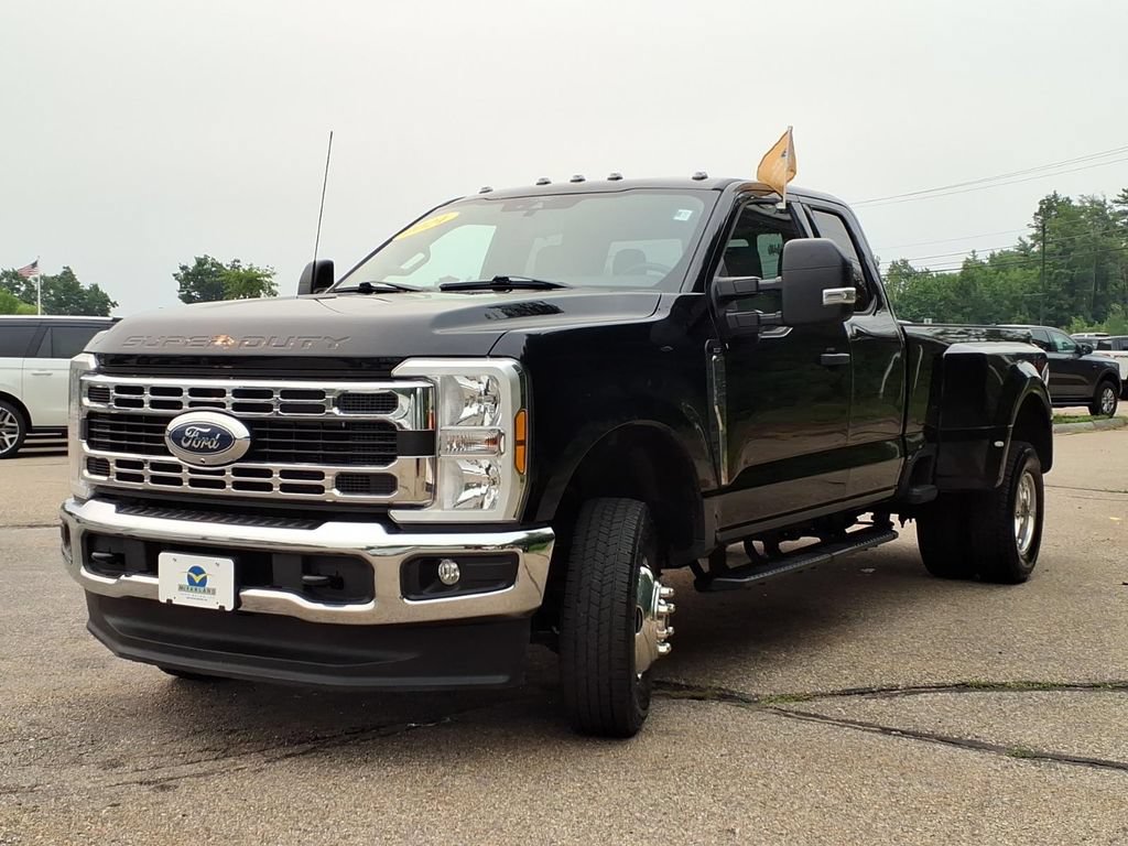 Certified 2024 Ford F350 XLT w/ 360-Degree Camera Package AWD/4WD image 7
