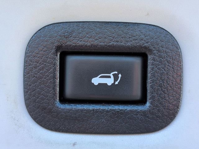 Used 2020 Nissan Rogue SV image 18