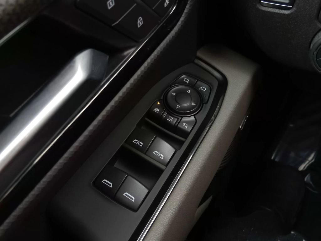 Used 2025 Chevrolet Silverado 2500 ZR2 w/ Technology Package image 23
