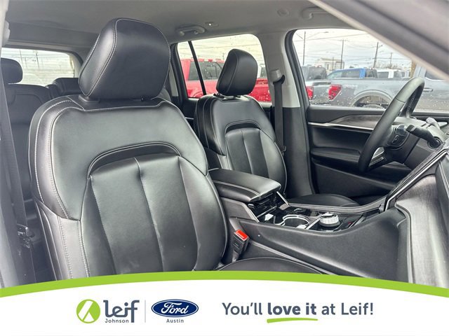 Used 2023 Jeep Grand Cherokee Limited w/ Black Appearance Package image 31