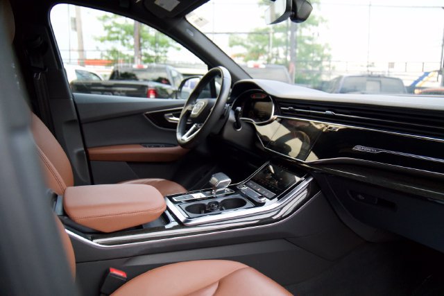 Used 2023 Audi Q7 2.0T Premium w/ Convenience Package AWD/4WD image 26
