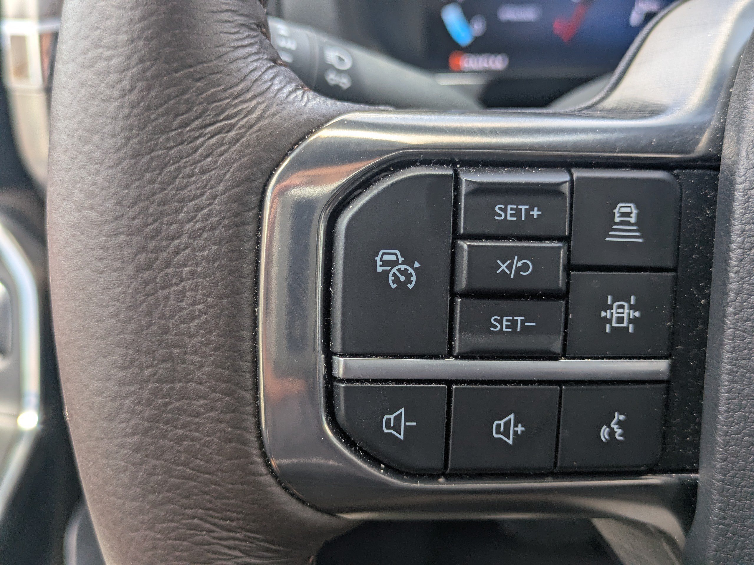 Certified 2025 Ford F150 King Ranch AWD/4WD image 25