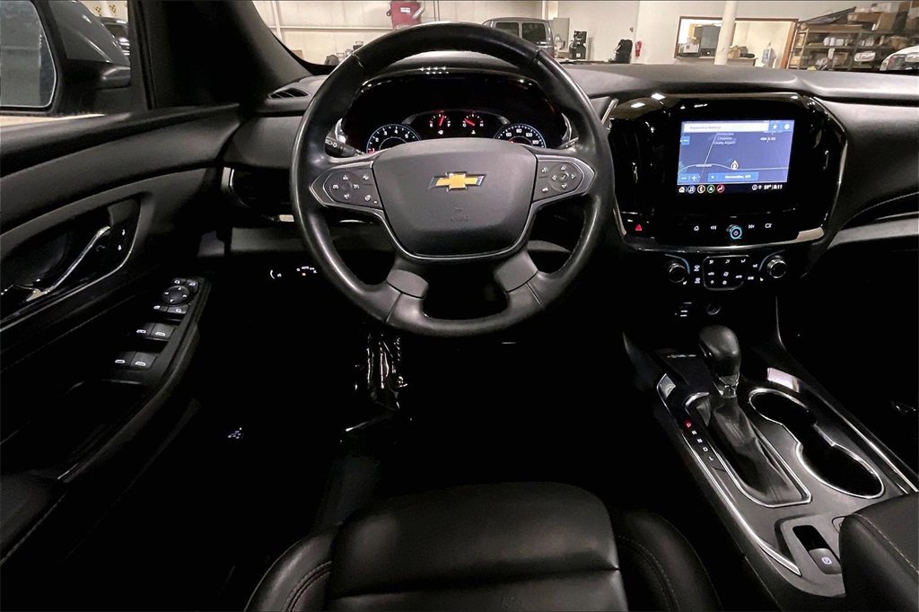 Used 2023 Chevrolet Traverse LT w/ LT Premium Package image 7
