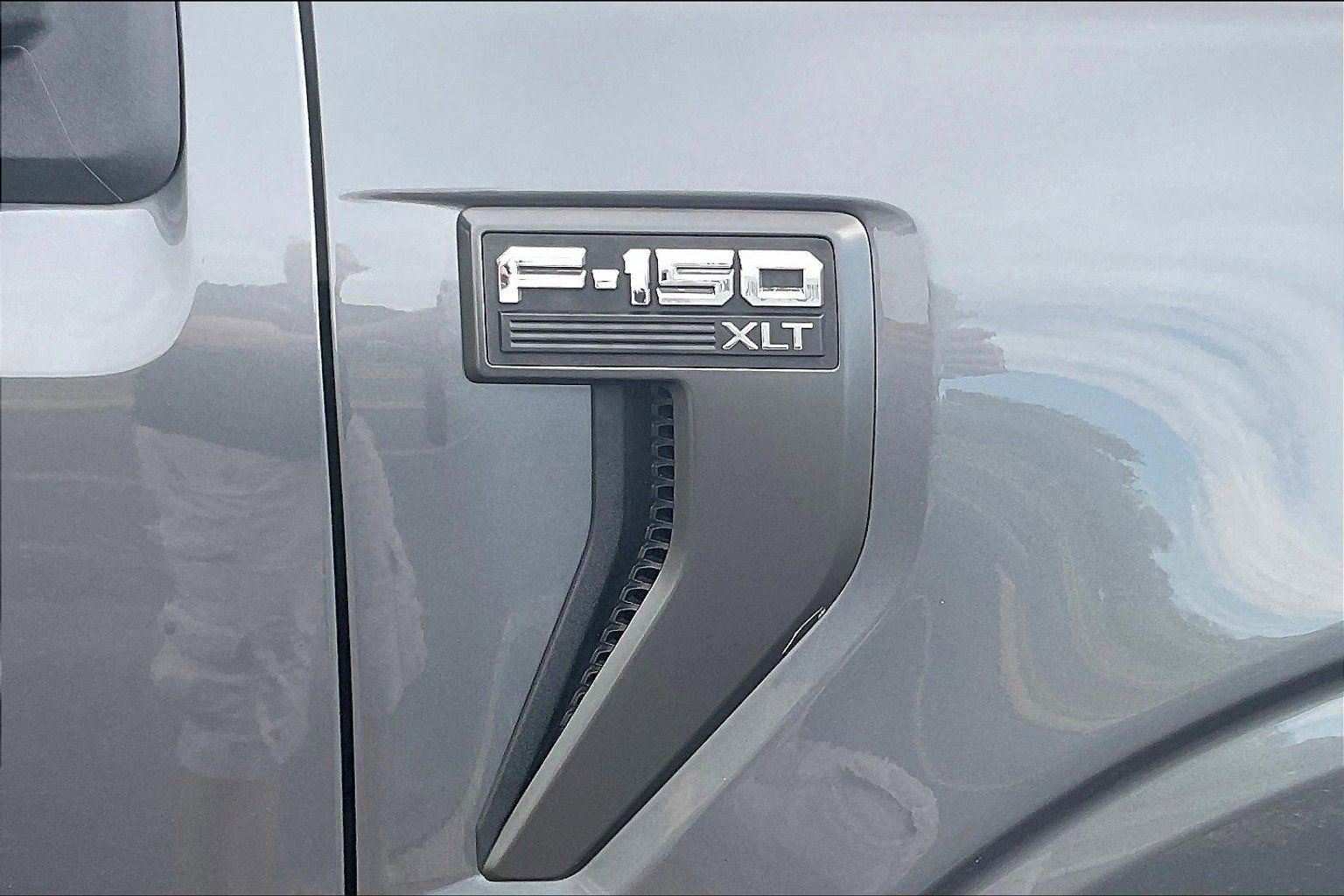 Certified 2022 Ford F150 XLT w/ Equipment Group 301A Mid image 9