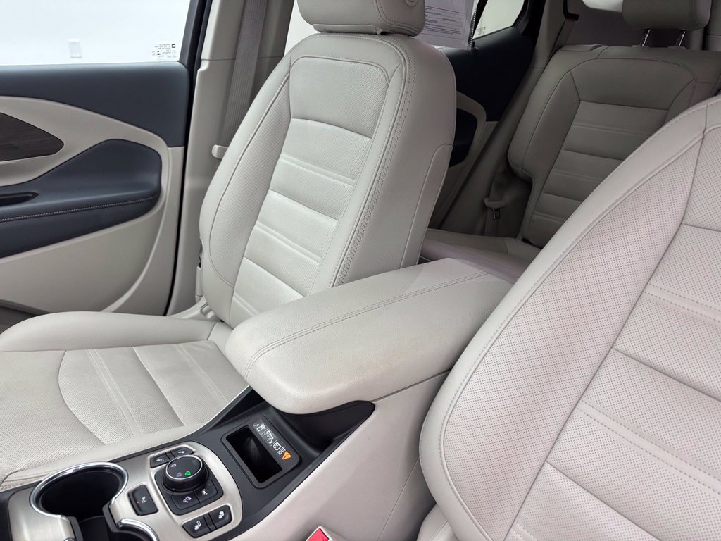Used 2023 GMC Terrain Denali w/ LPO, Floor Liner Package AWD/4WD image 25