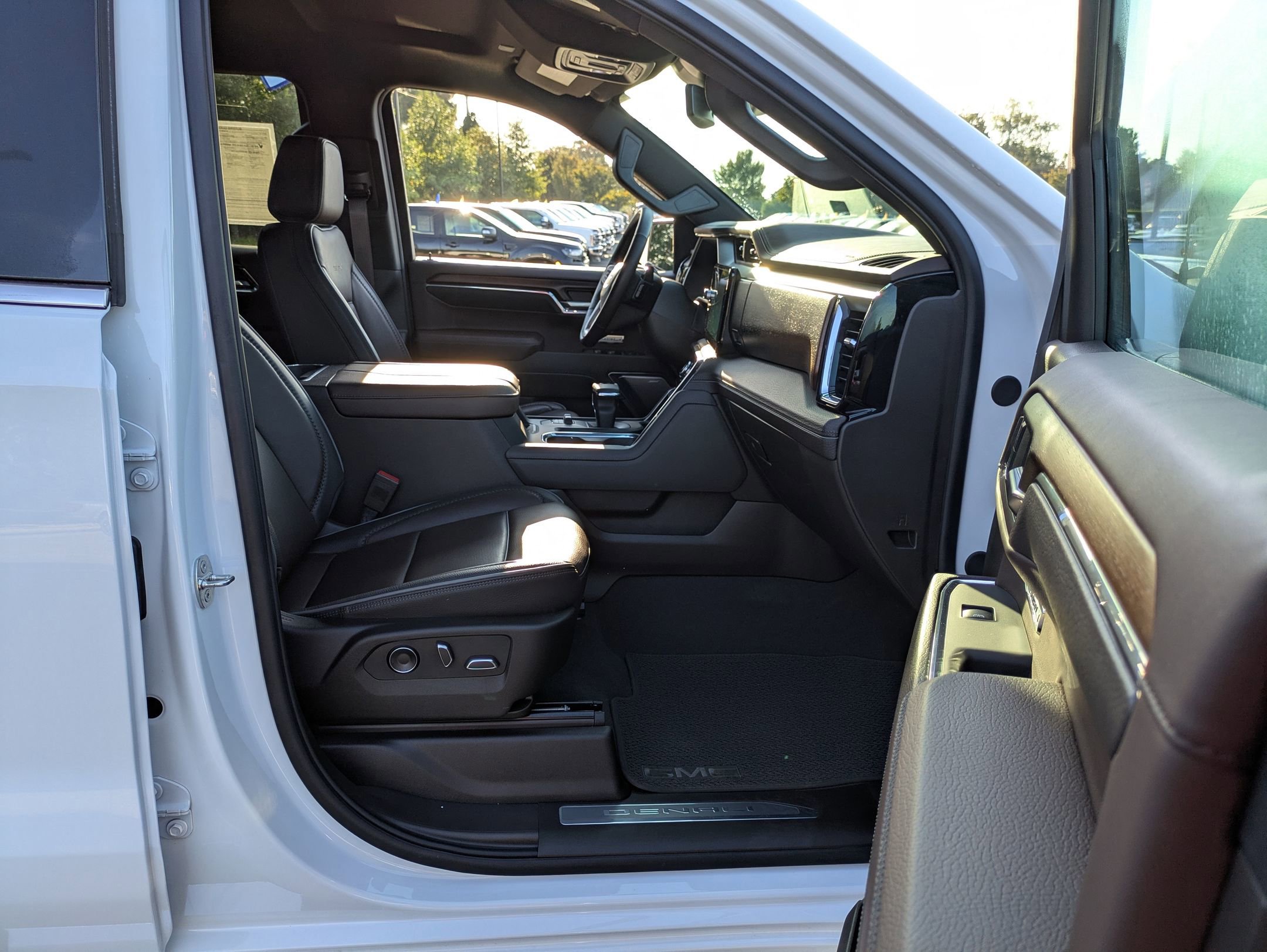 Used 2024 GMC Sierra 1500 Denali image 42