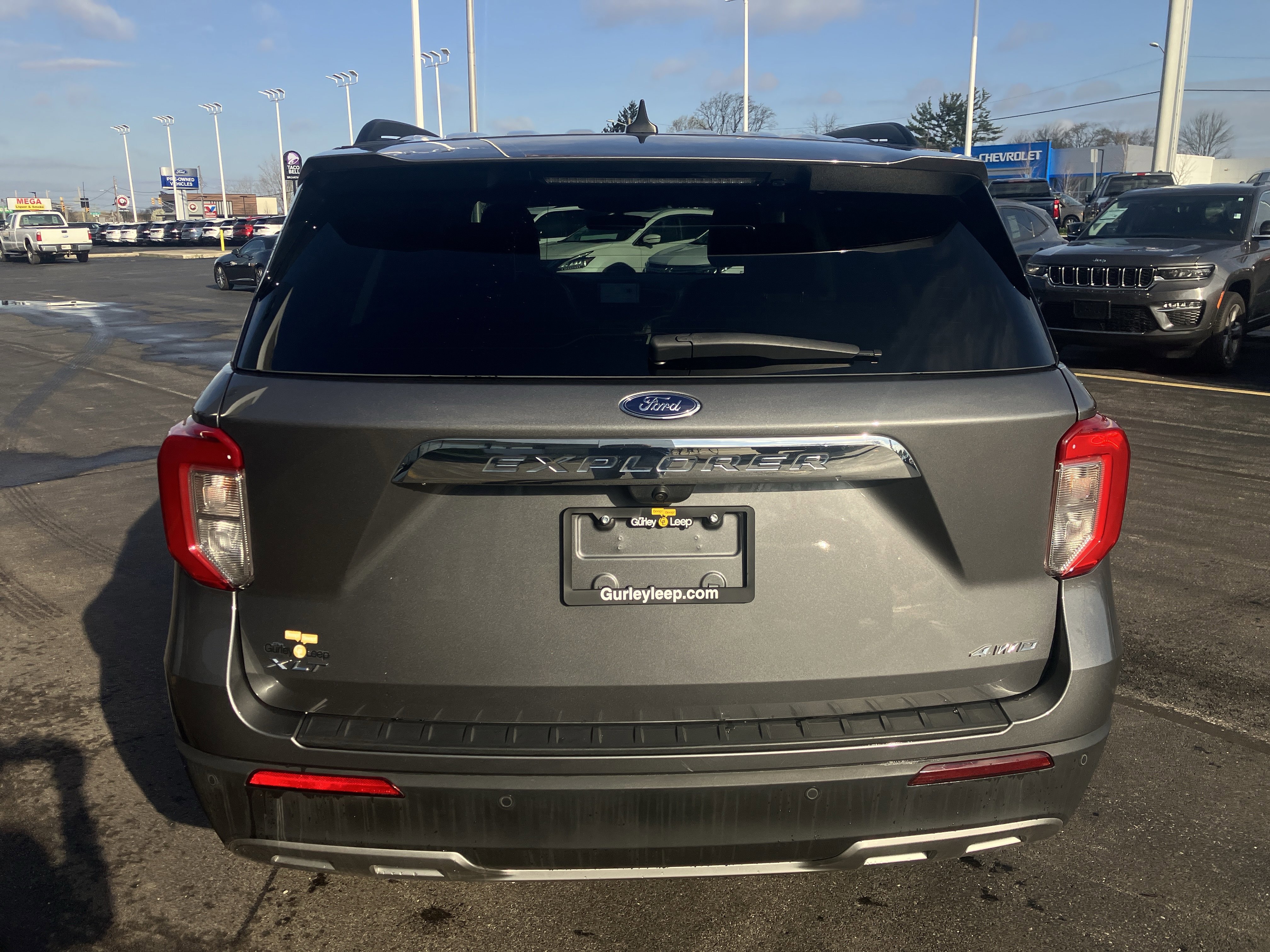 Certified 2023 Ford Explorer XLT w/ Equipment Group 202A AWD/4WD image 4