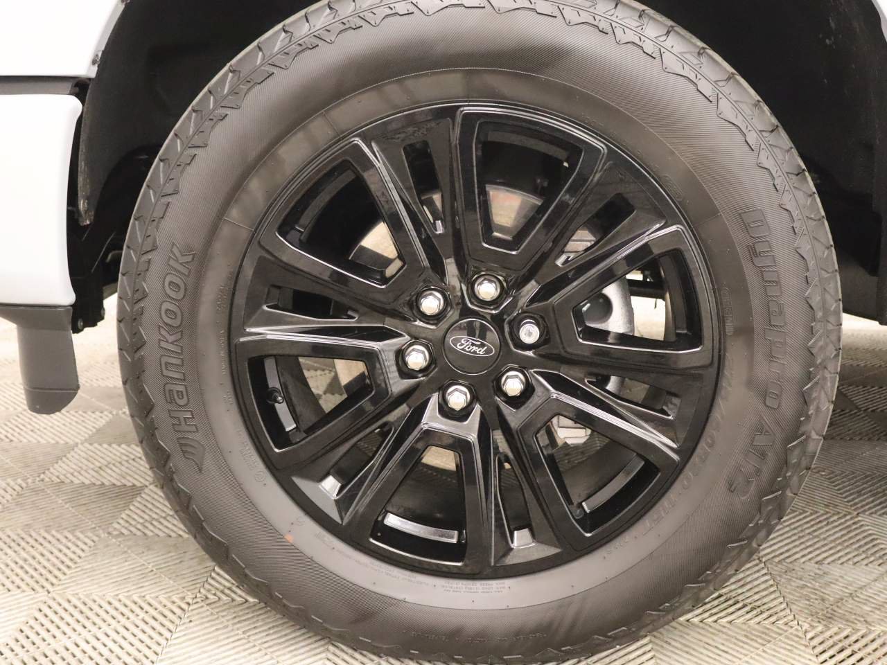 Certified 2025 Ford F150 Platinum w/ FX4 Off-Road Package AWD/4WD image 6