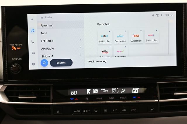 Used 2025 Toyota Sienna XLE FWD image 19