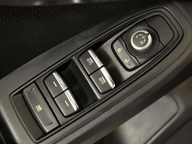 Used 2019 Subaru Crosstrek 2.0i Limited w/ Moonroof Package w/Navigation image 17