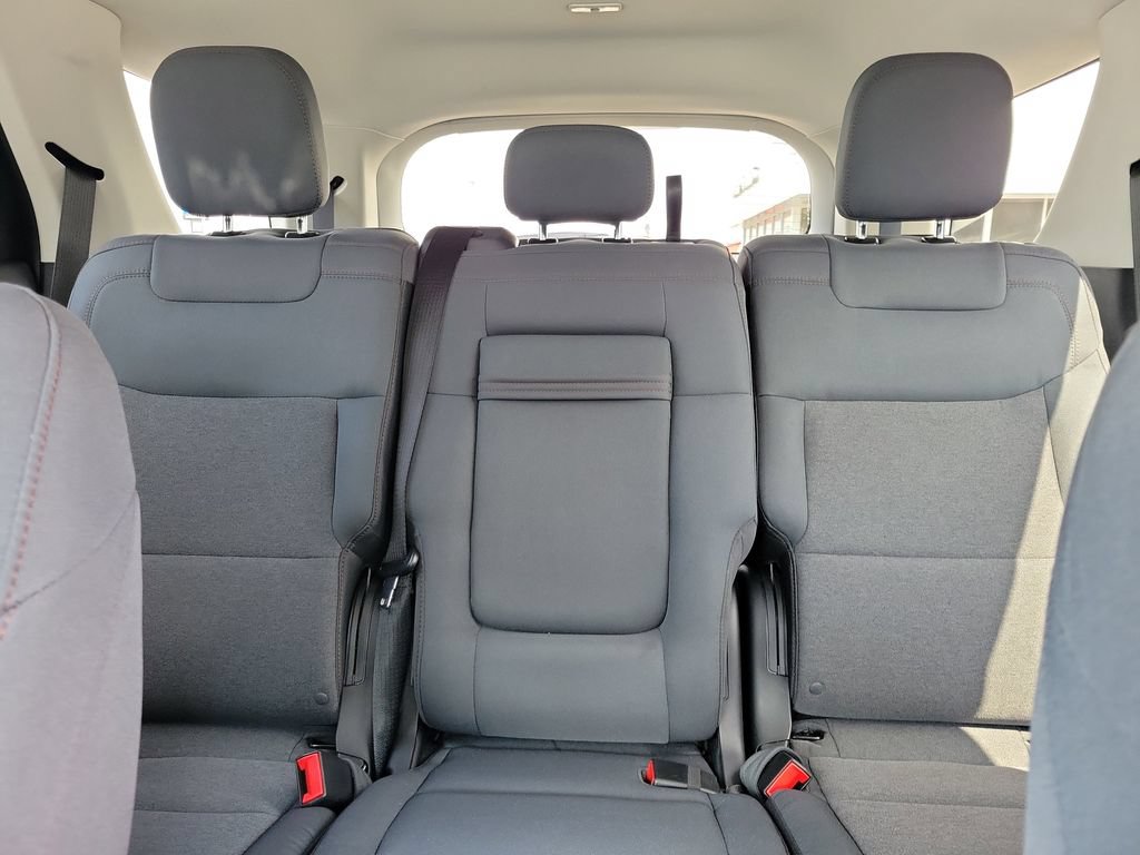 Certified 2025 Ford Explorer Active RWD image 17