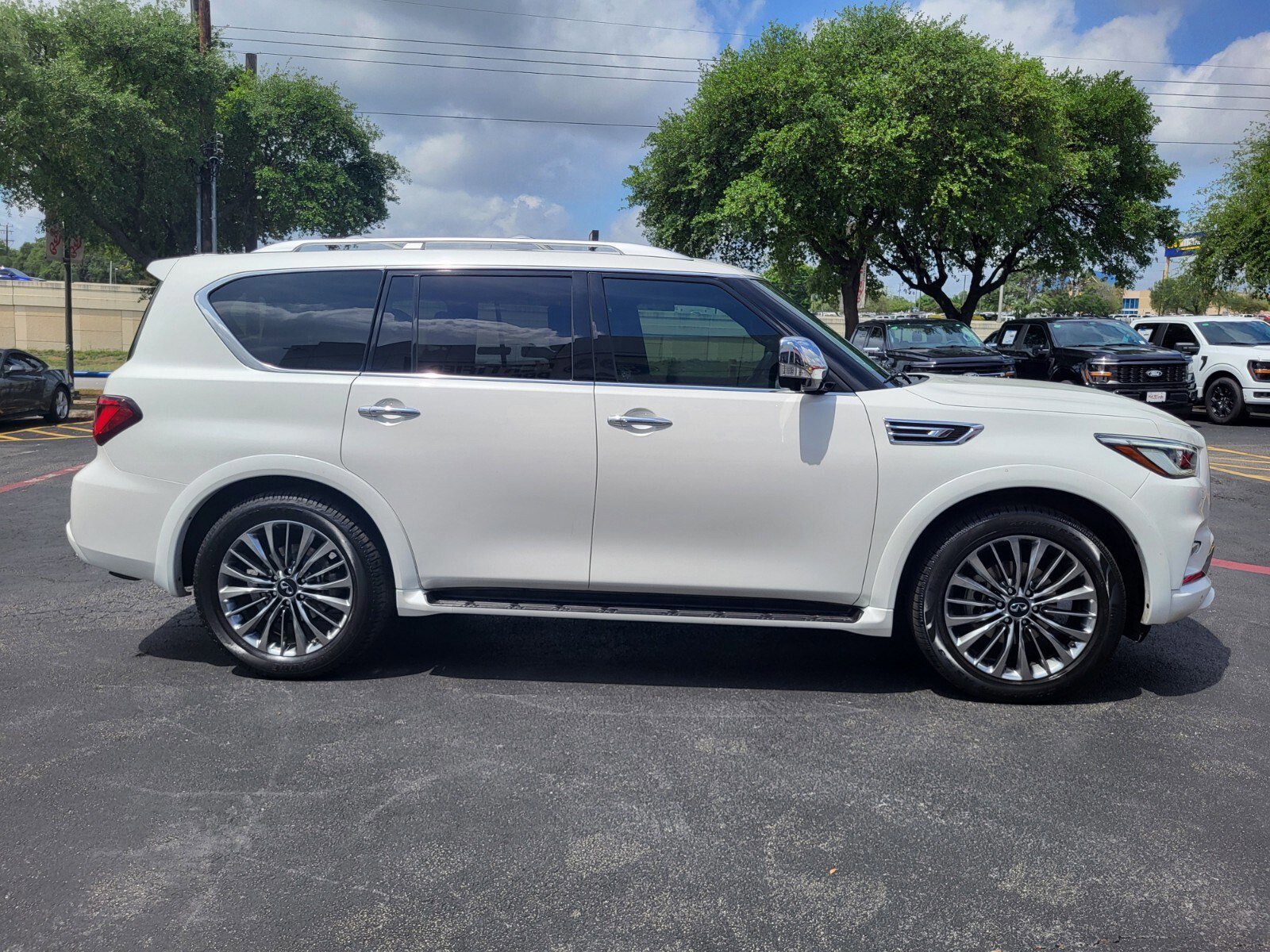 Used 2021 INFINITI QX80 Sensory w/ Cargo Package image 2