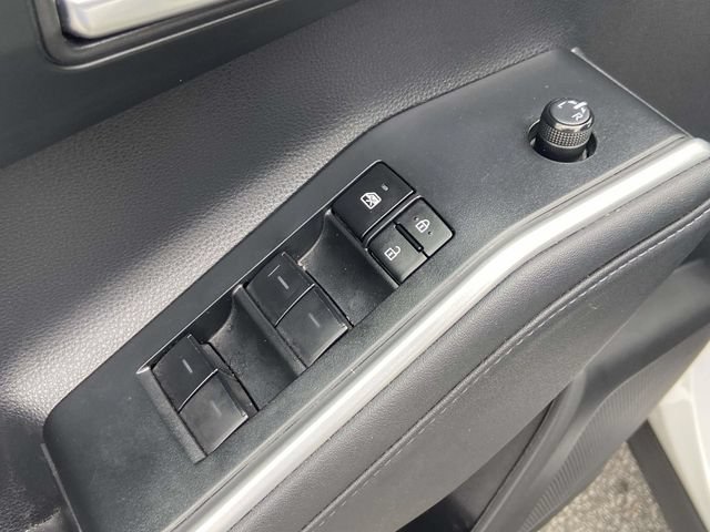 Used 2023 Toyota Highlander XLE AWD/4WD image 15