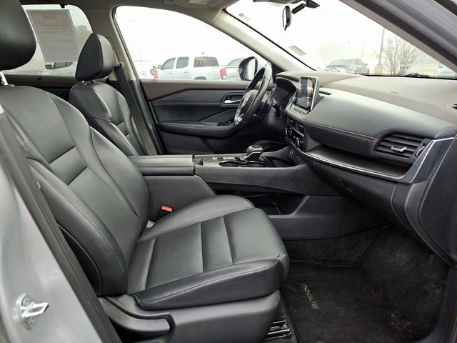 Used 2023 Nissan Rogue SV w/ SV Premium B Package image 20