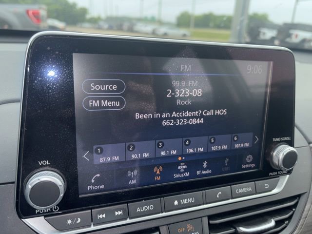 Used 2024 Nissan Altima 2.5 SV FWD image 16