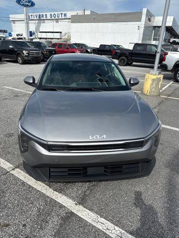 Used 2025 Kia K4 FWD image 2