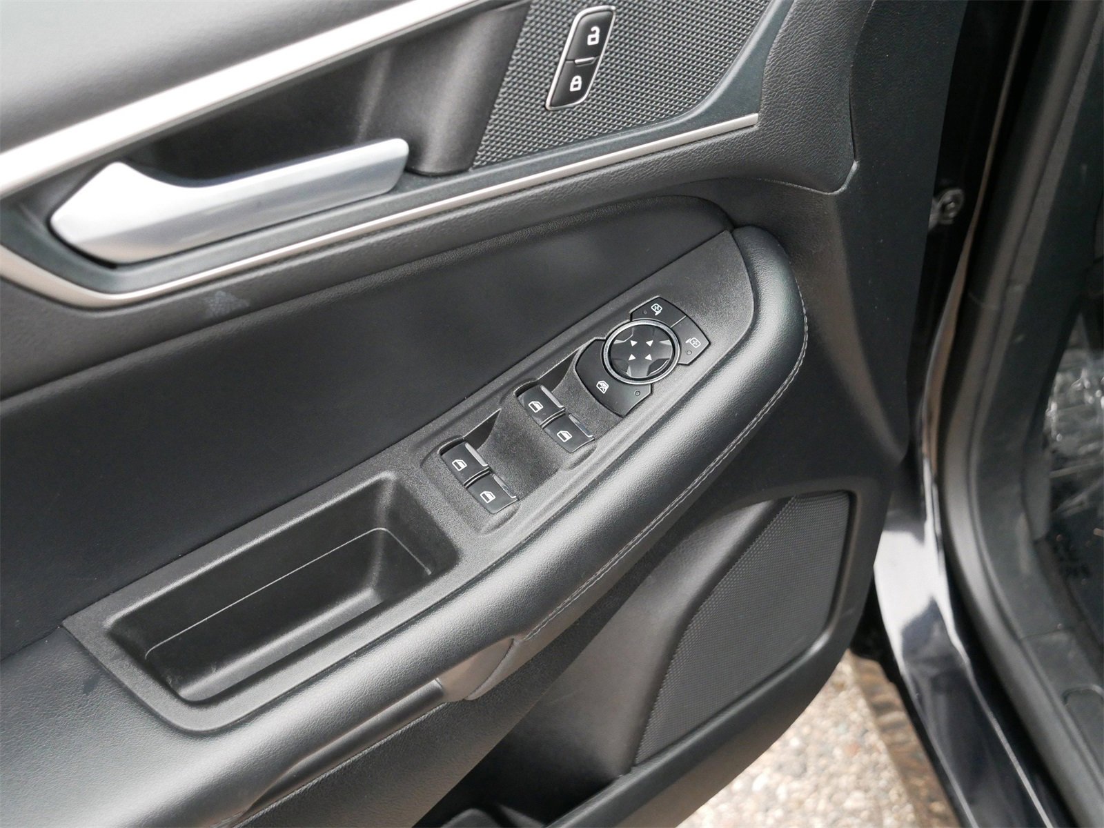 Certified 2024 Ford Edge SEL w/ Convenience Package image 15