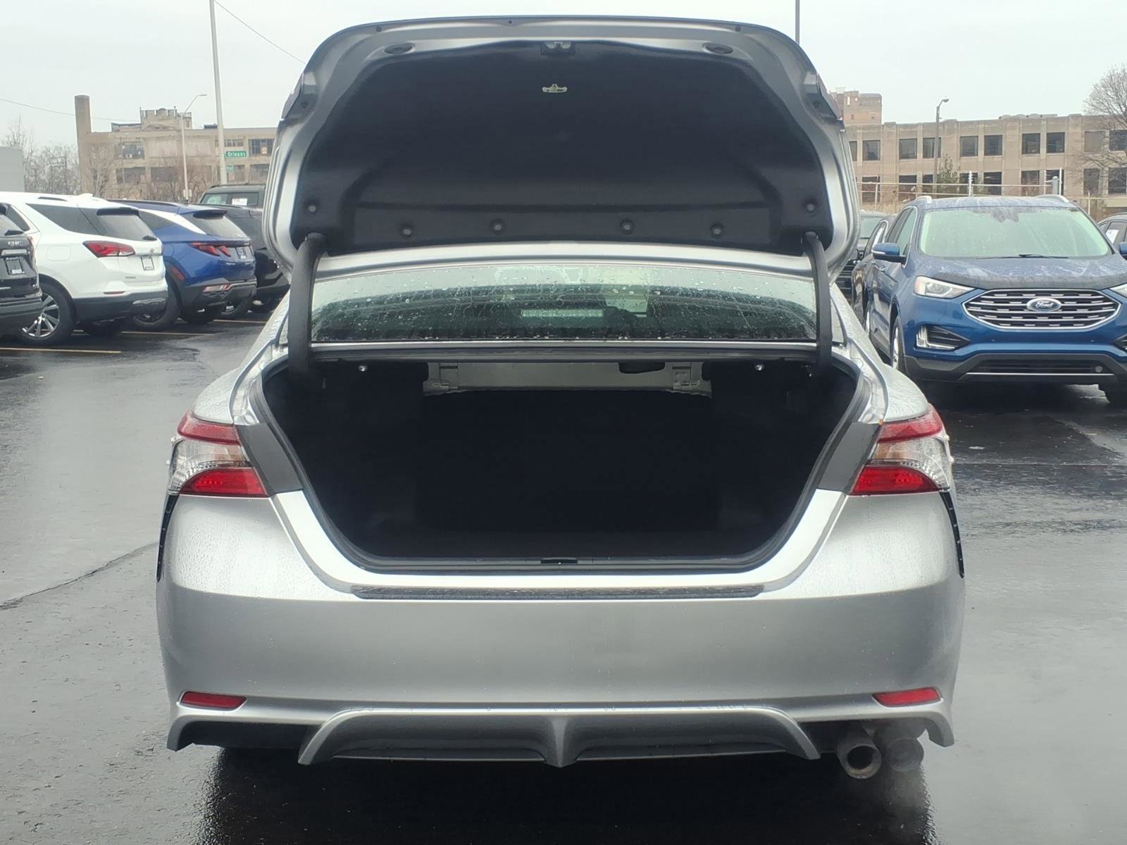 Used 2023 Toyota Camry SE image 7