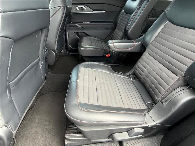 Certified 2025 Ford Explorer ST-Line AWD/4WD image 11