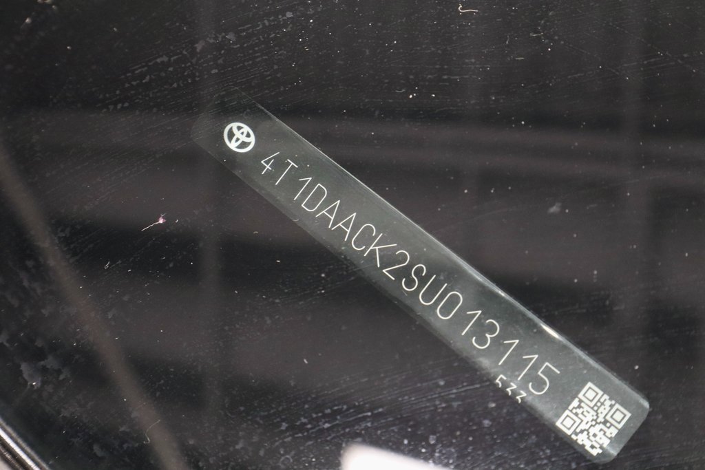 Used 2025 Toyota Camry SE image 32