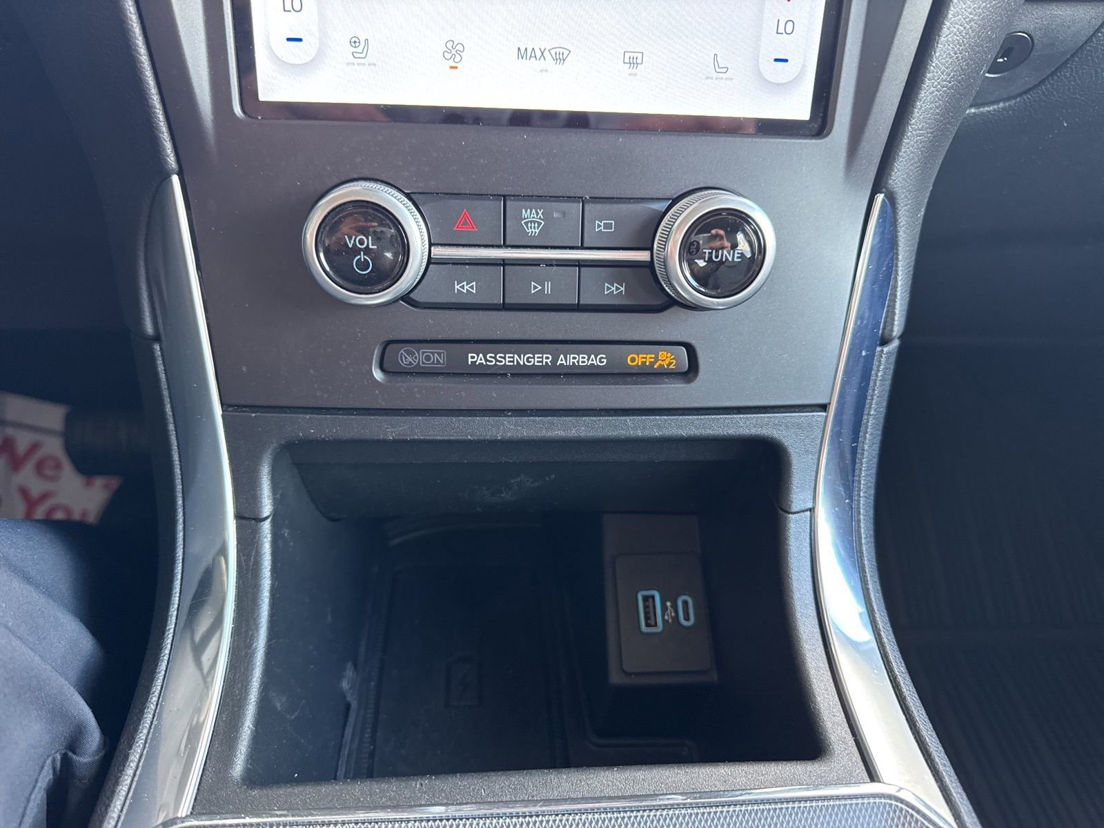 Certified 2021 Ford Edge Titanium w/ Equipment Group 301A AWD/4WD image 28