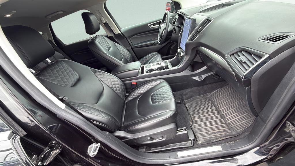 Certified 2024 Ford Edge Titanium AWD/4WD image 21