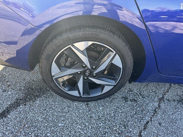Used 2023 Hyundai Elantra Limited w/ Cargo Package image 36