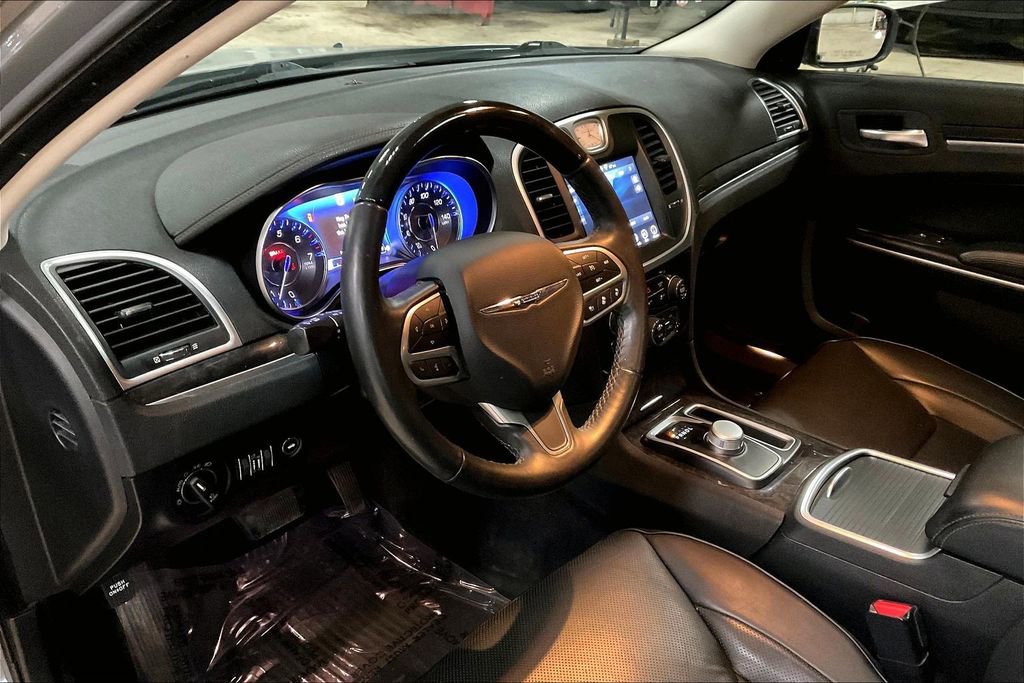 Used 2019 Chrysler 300 Limited w/ Safetytec Plus Group AWD/4WD image 13