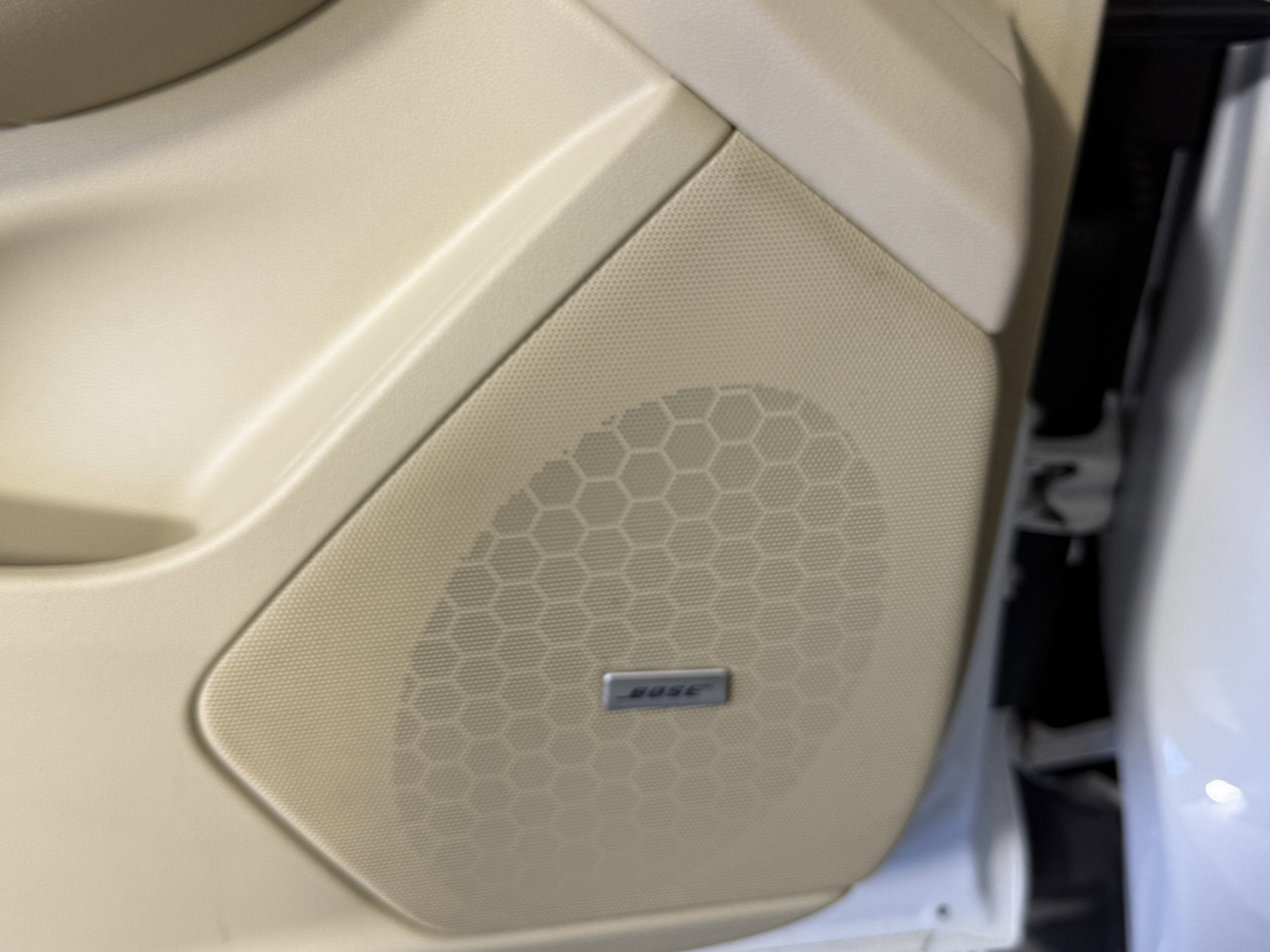 Used 2018 Cadillac XT5 Luxury w/ Driver Awareness Package image 17