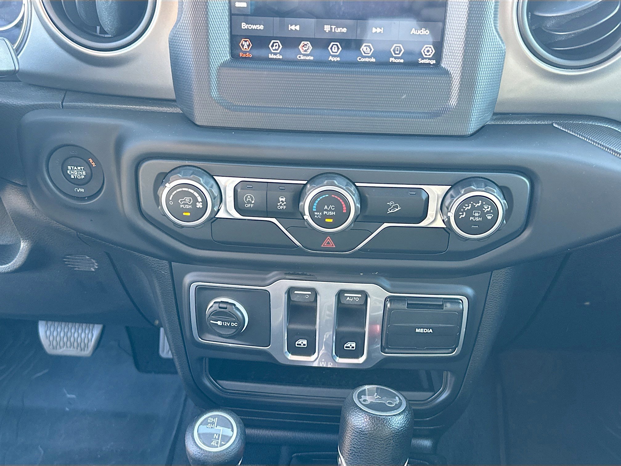 Used 2019 Jeep Wrangler Sport S image 15