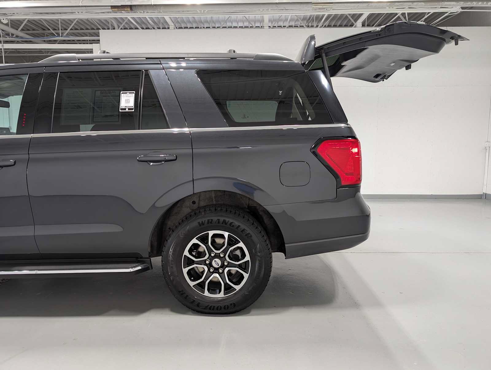 Certified 2023 Ford Expedition XLT AWD/4WD image 11