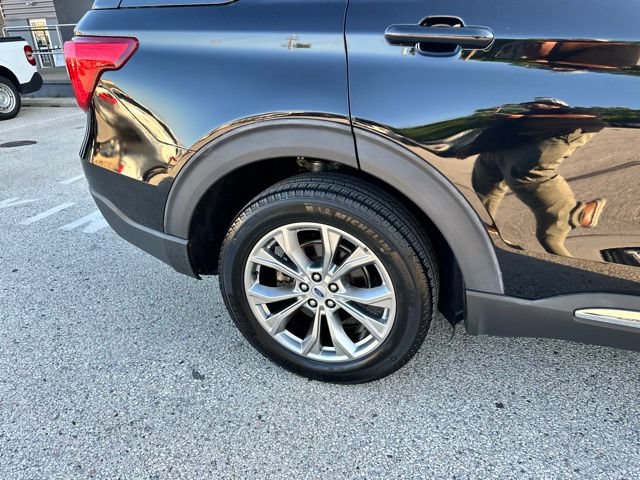 Certified 2022 Ford Explorer XLT w/ Equipment Group 202A AWD/4WD image 75