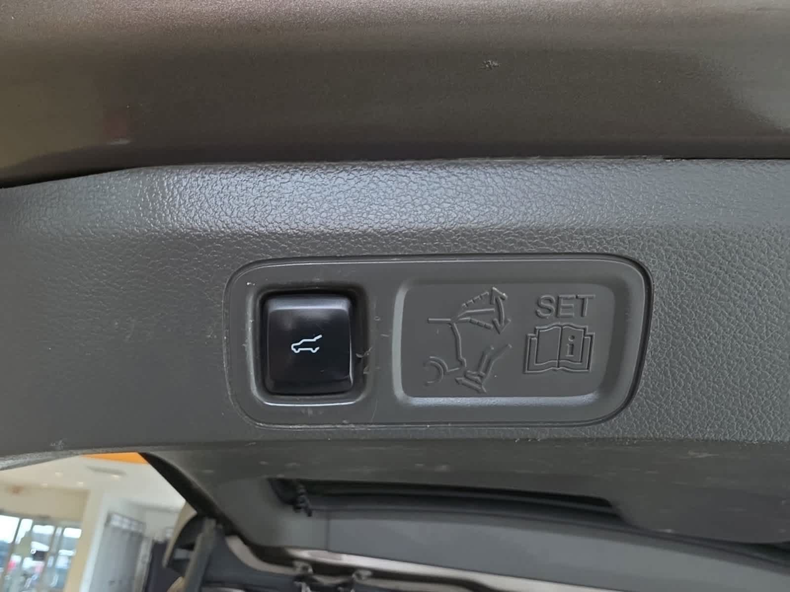 Certified 2019 Ford Expedition Limited w/ Equipment Group 301A AWD/4WD image 38