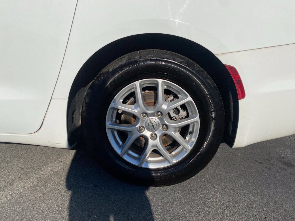 Used 2022 Chrysler Pacifica Touring-L FWD image 35