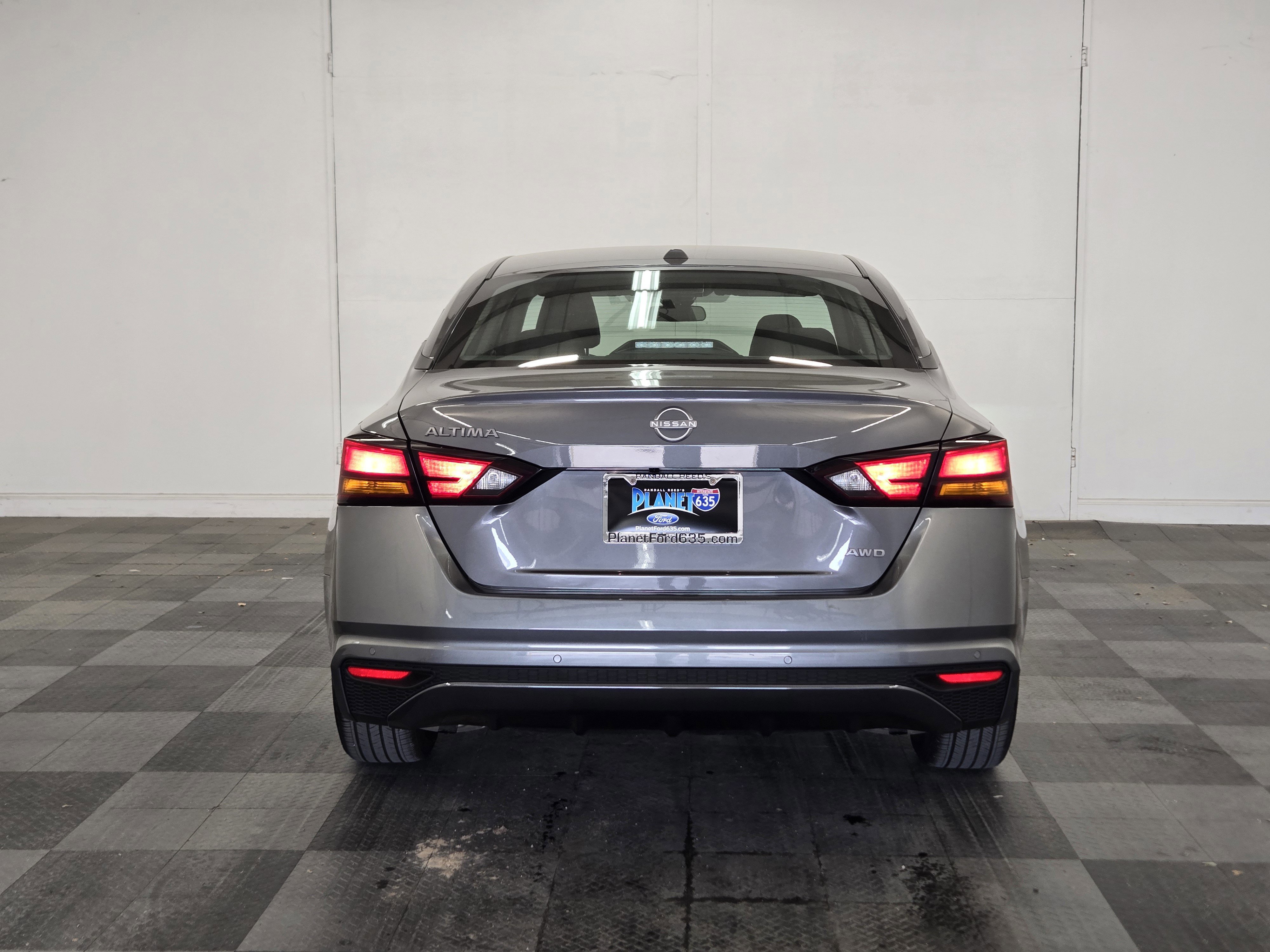 Used 2025 Nissan Altima 2.5 SV image 3