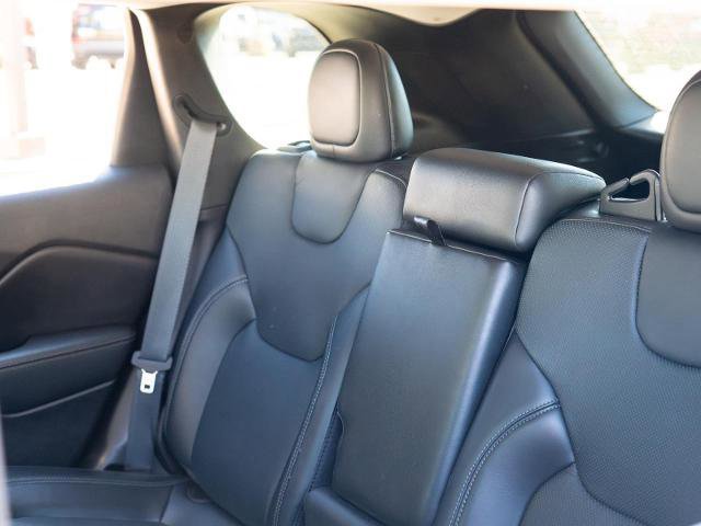 Used 2021 Jeep Cherokee Latitude Lux w/ Comfort/Convenience Group image 17