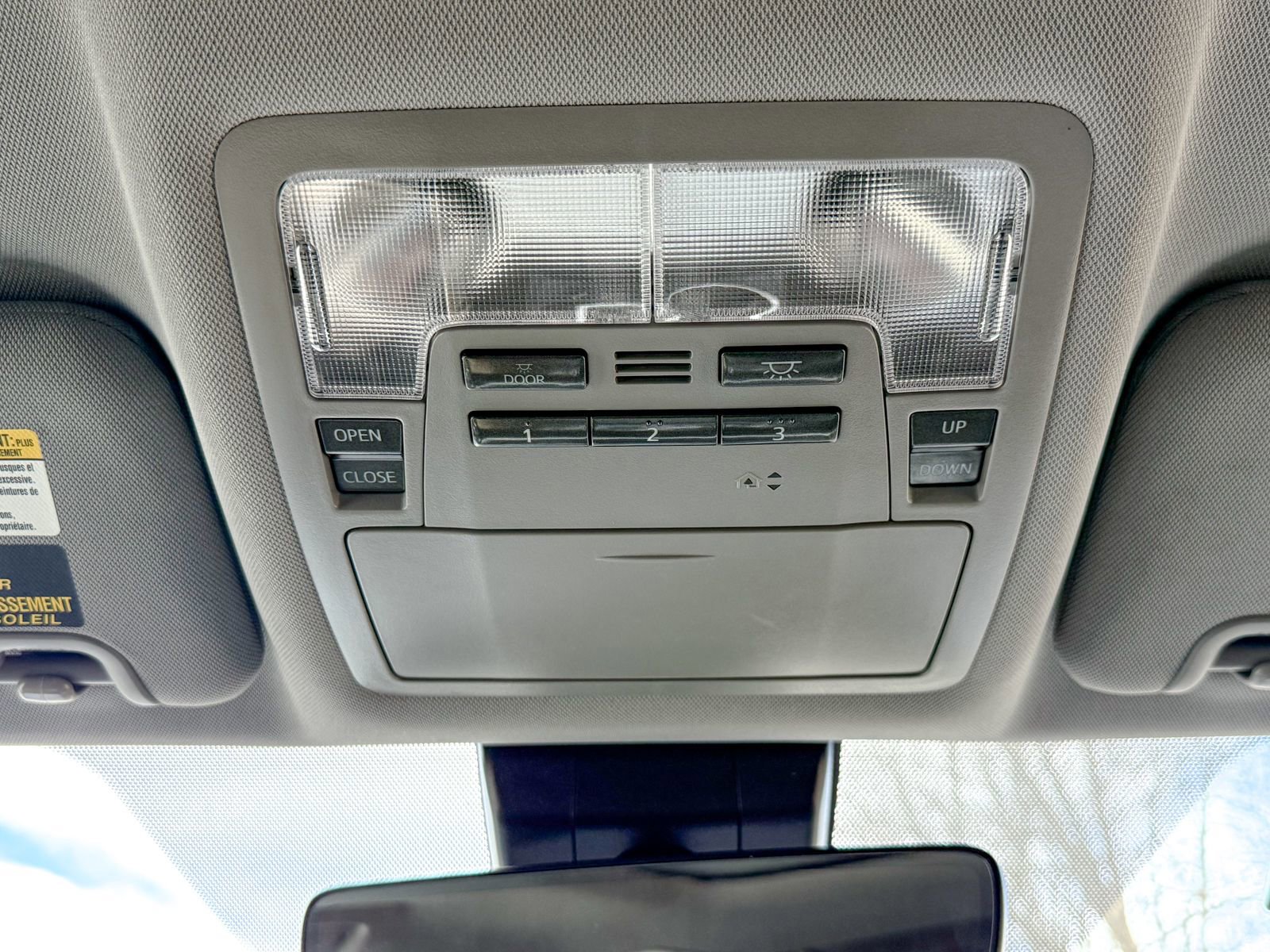 Used 2019 Toyota Highlander XLE AWD/4WD image 35