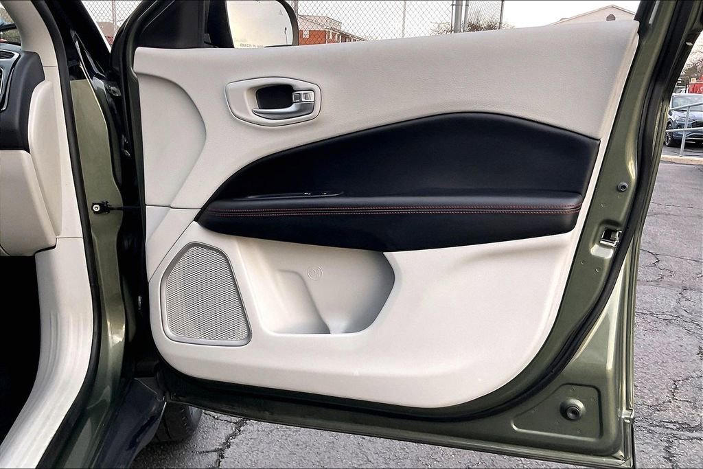 Used 2018 Jeep Compass Limited w/ Navigation Group image 21