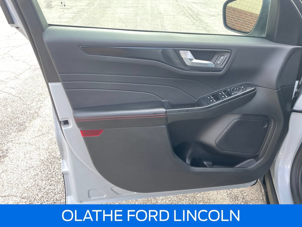 Certified 2025 Ford Escape ST-Line w/ Equipment Group 301A FWD image 22