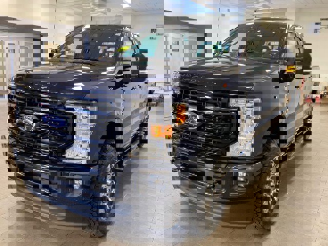 Certified 2022 Ford F250 Lariat w/ Lariat Ultimate Package image 4