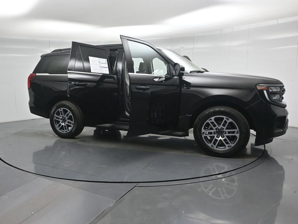 Certified 2025 Ford Expedition Active image 54