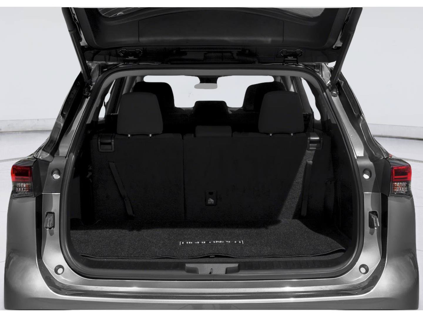 Used 2021 Toyota Highlander L FWD image 42