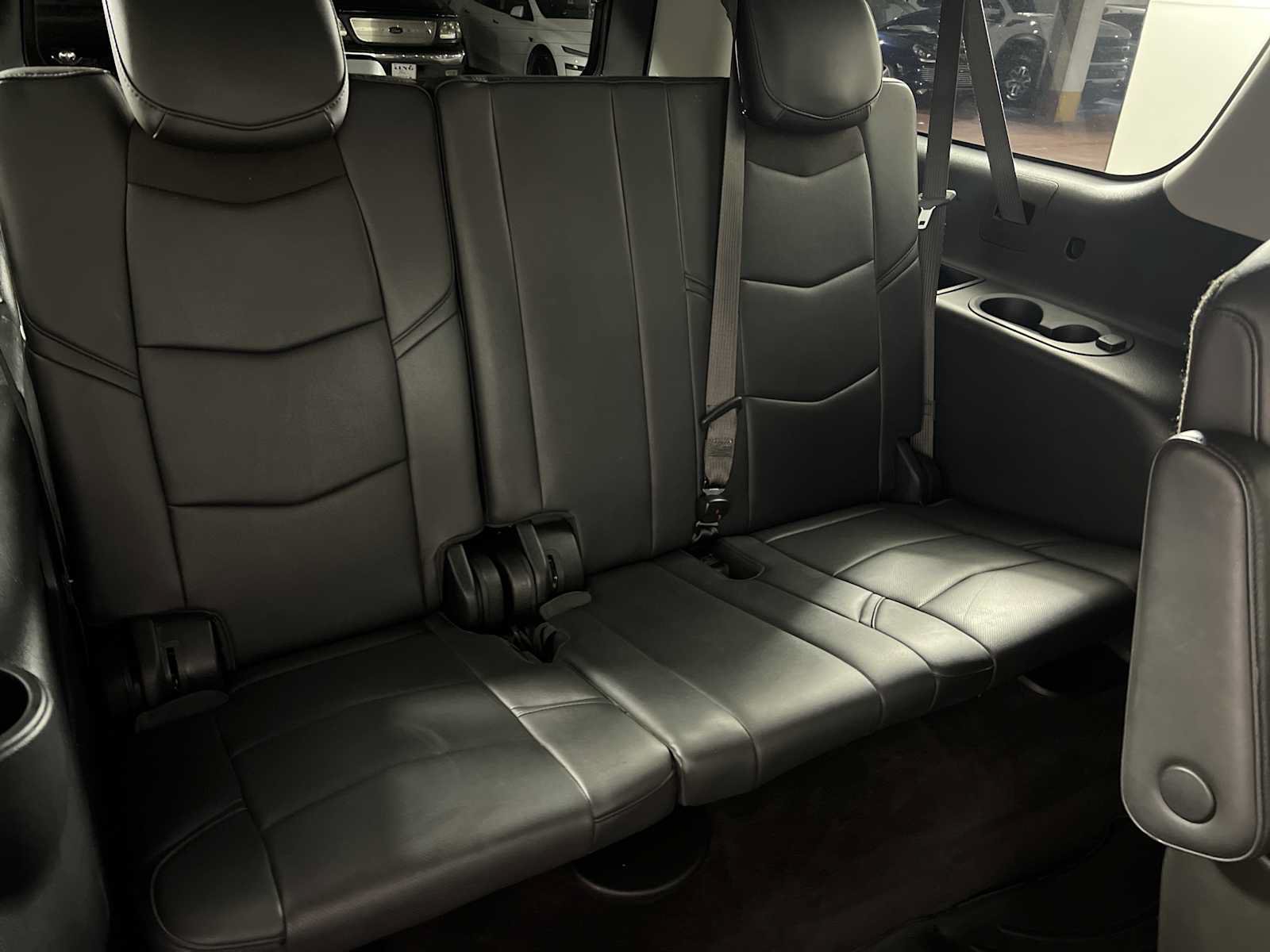 Used 2020 Cadillac Escalade ESV Premium Luxury w/ Escalade Sport Edition RWD image 23