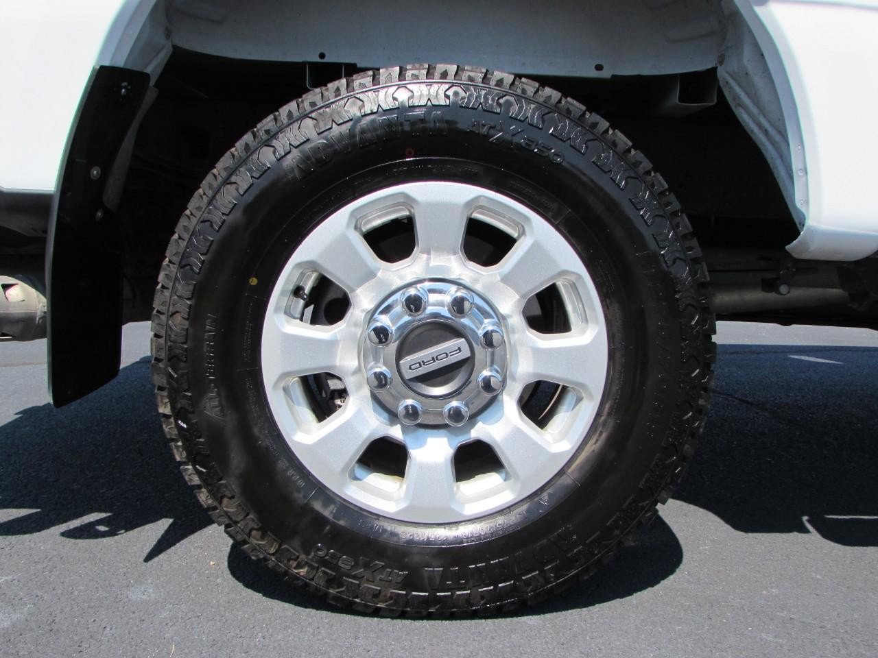 Certified 2024 Ford F250 XLT w/ FX4 Off-Road Package AWD/4WD image 9