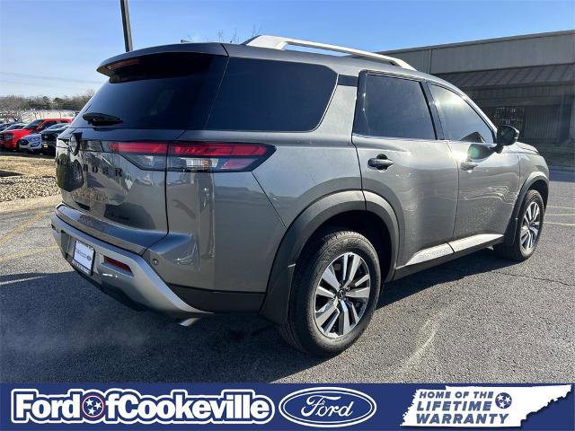 Used 2025 Nissan Pathfinder SL w/ Black Appearance Package image 4