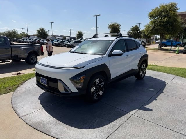 Used 2025 Hyundai Kona SEL FWD image 3