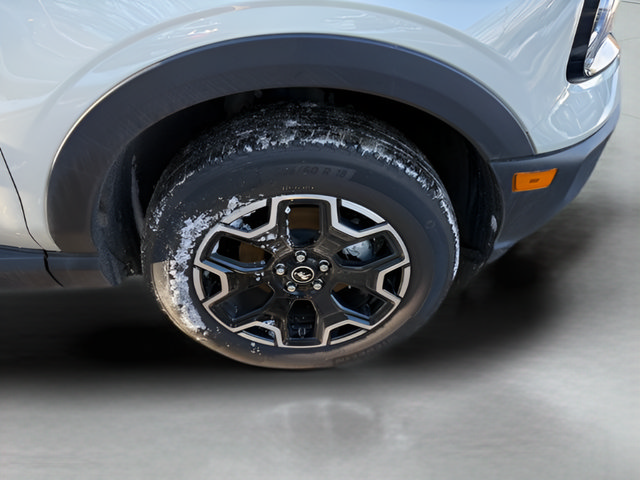 Certified 2025 Ford Bronco Sport Outer Banks w/ Outer Banks Tech Package+ AWD/4WD image 32