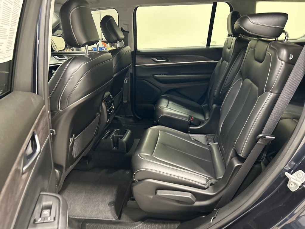 Used 2023 Jeep Grand Cherokee L Limited image 24