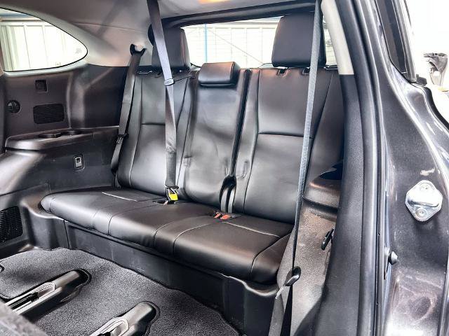 Used 2024 Toyota Highlander XLE FWD image 19