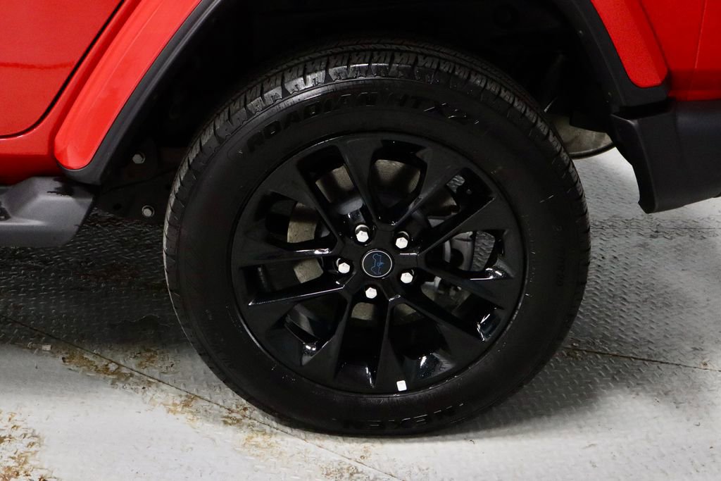 Used 2025 Jeep Wrangler Unlimited Sahara image 18